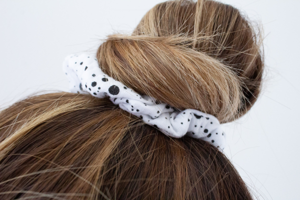 Haargummi Scrunchie - schwarz - aus hochwertigen Musselin - handmade in Deutschland (Versandkostenfrei)